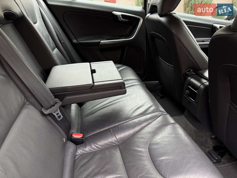 Универсал Volvo V60 2012 в Стрые фото 76 Универсал Volvo V60 2012 в Стрые