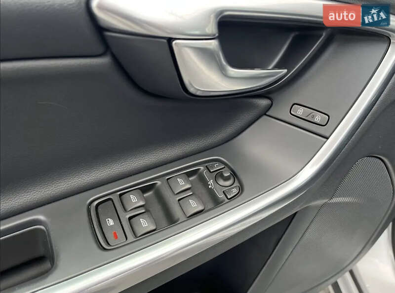 Универсал Volvo V60 2014 в Николаеве