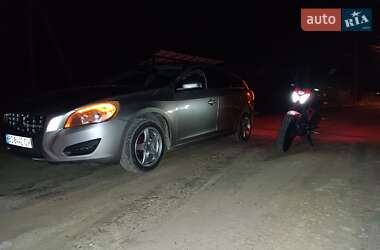 Универсал Volvo V60 2011 в 