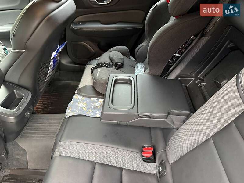 Універсал Volvo V60 2021 в Києві фото 41 Універсал Volvo V60 2021 в Києві