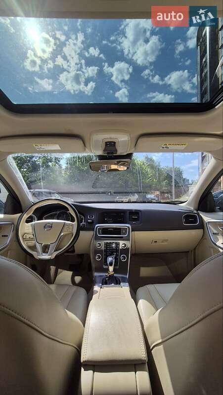 Універсал Volvo V60 2015 в Вінниці