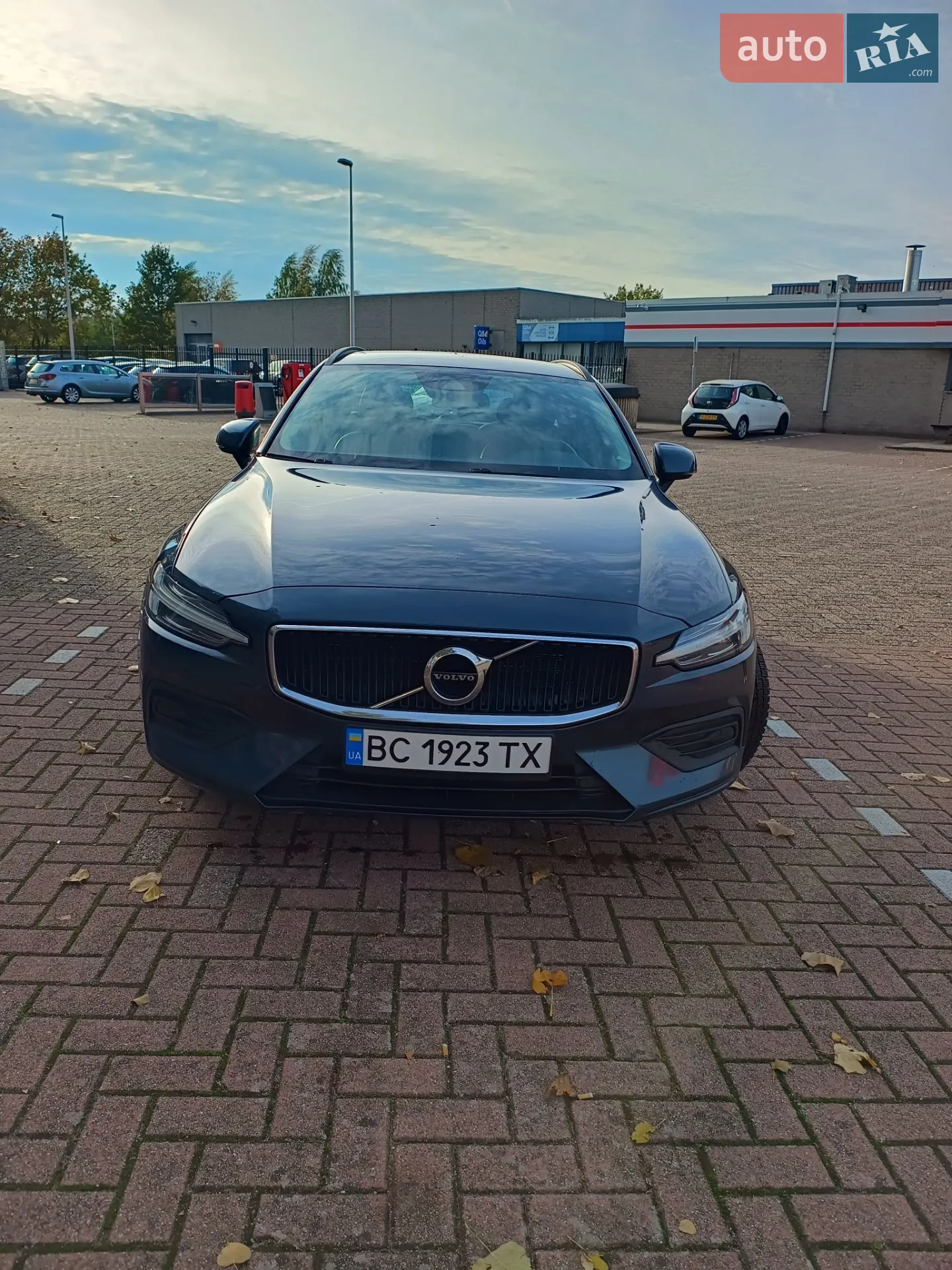 2019 Volvo V60 - фото 1