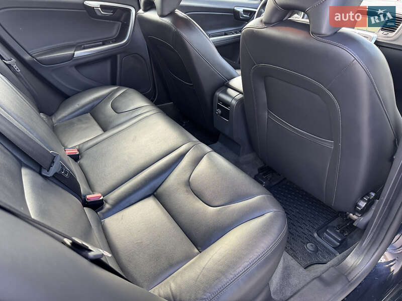 Универсал Volvo V60 2015 в Львове фото 21 Универсал Volvo V60 2015 в Львове