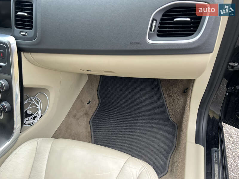 Универсал Volvo V60 2012 в Тернополе