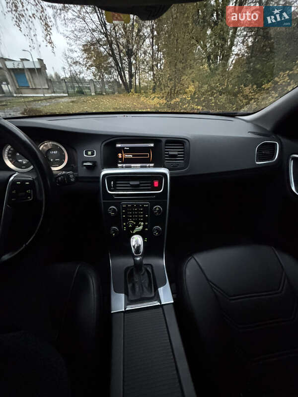 Универсал Volvo V60 2012 в Золочеве фото 11 Универсал Volvo V60 2012 в Золочеве