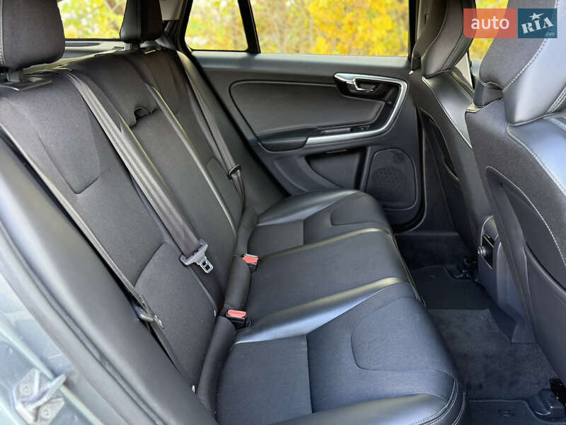 Универсал Volvo V60 2016 в Ровно фото 23 Универсал Volvo V60 2016 в Ровно