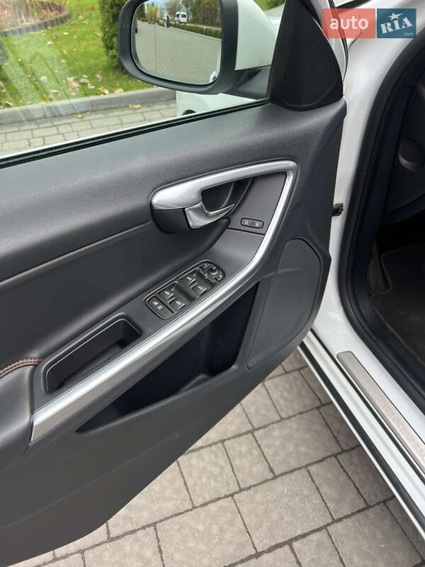 Універсал Volvo V60 2016 в Луцьку фото 28 Універсал Volvo V60 2016 в Луцьку