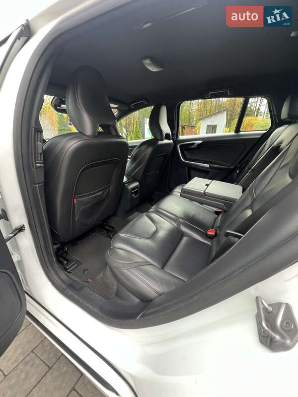 Універсал Volvo V60 2016 в Луцьку фото 37 Універсал Volvo V60 2016 в Луцьку
