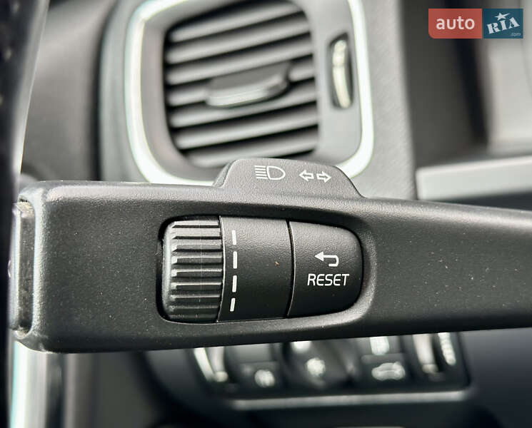 Універсал Volvo V60 2013 в Києві