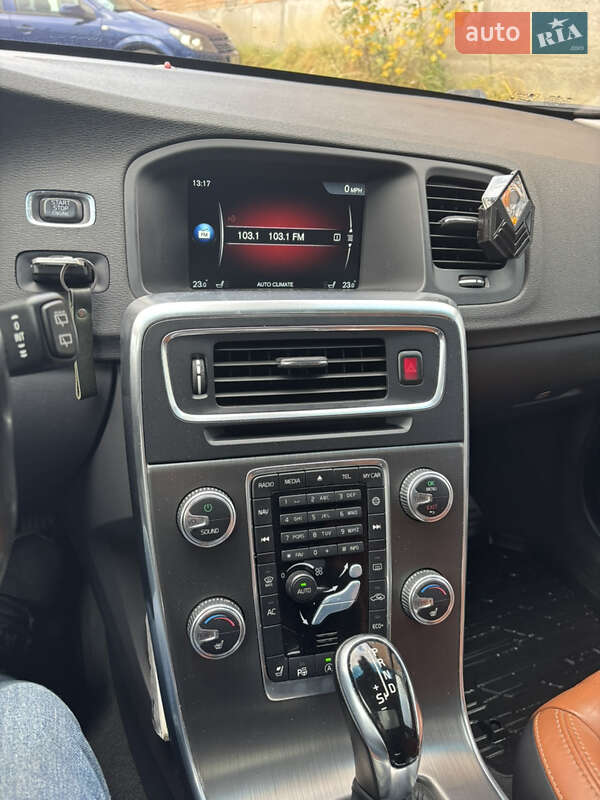 Універсал Volvo V60 2015 в Києві