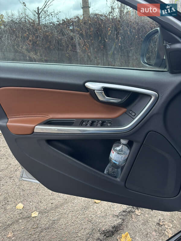 Універсал Volvo V60 2015 в Києві