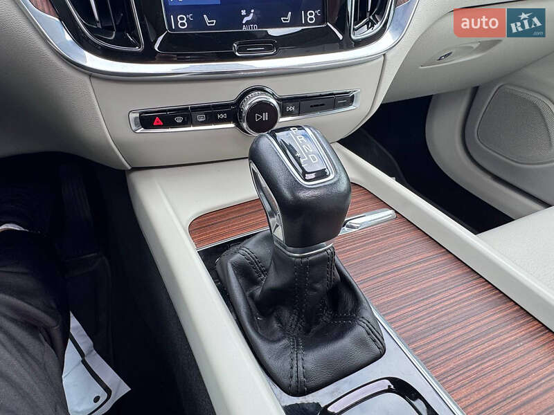 Универсал Volvo V60 2020 в Дрогобыче фото 105 Универсал Volvo V60 2020 в Дрогобыче