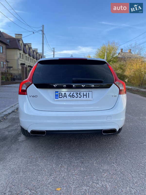 Універсал Volvo V60 2014 в Кропивницькому