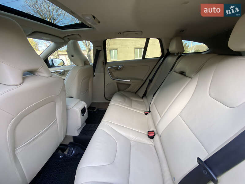Універсал Volvo V60 2014 в Кропивницькому