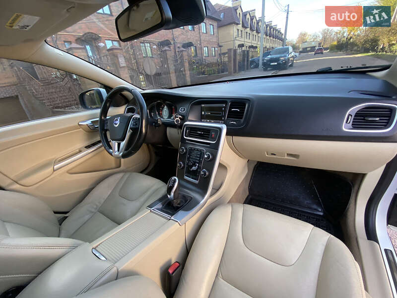 Універсал Volvo V60 2014 в Кропивницькому