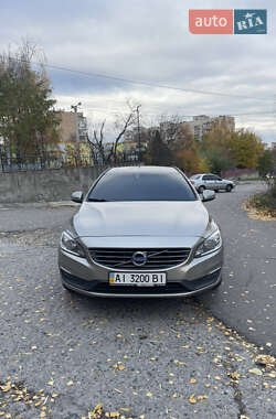 Универсал Volvo V60 2015 в Обухове