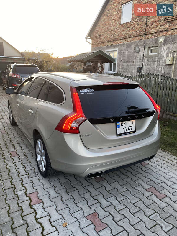 Универсал Volvo V60 2016 в Львове фото 39 Универсал Volvo V60 2016 в Львове