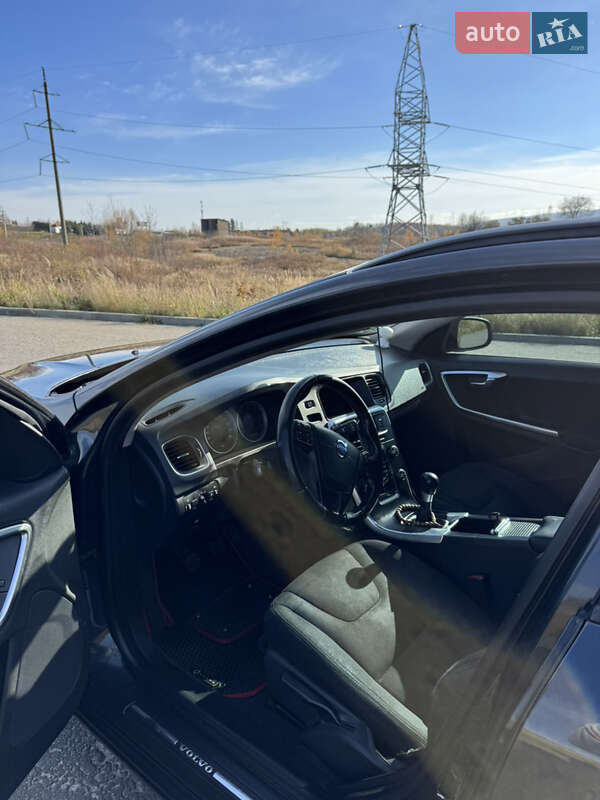 Универсал Volvo V60 2011 в Трускавце