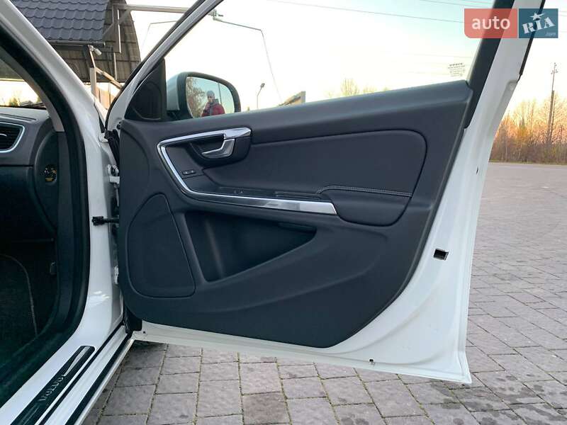 Універсал Volvo V60 2013 в Кременці