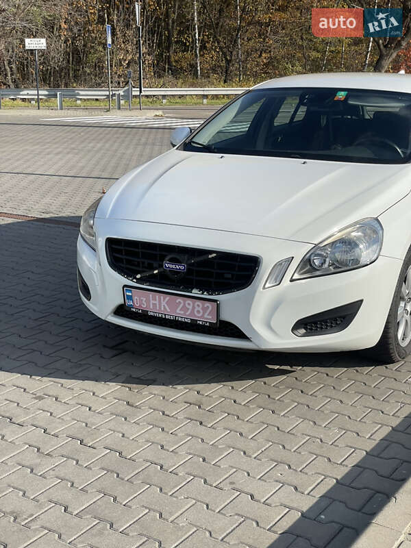 Універсал Volvo V60 2012 в Києві