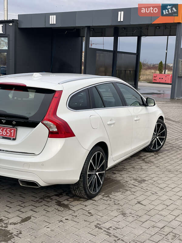 Універсал Volvo V60 2014 в Золочеві