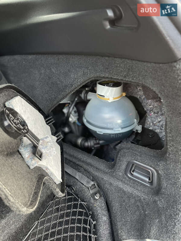 Універсал Volvo V60 2014 в Золочеві