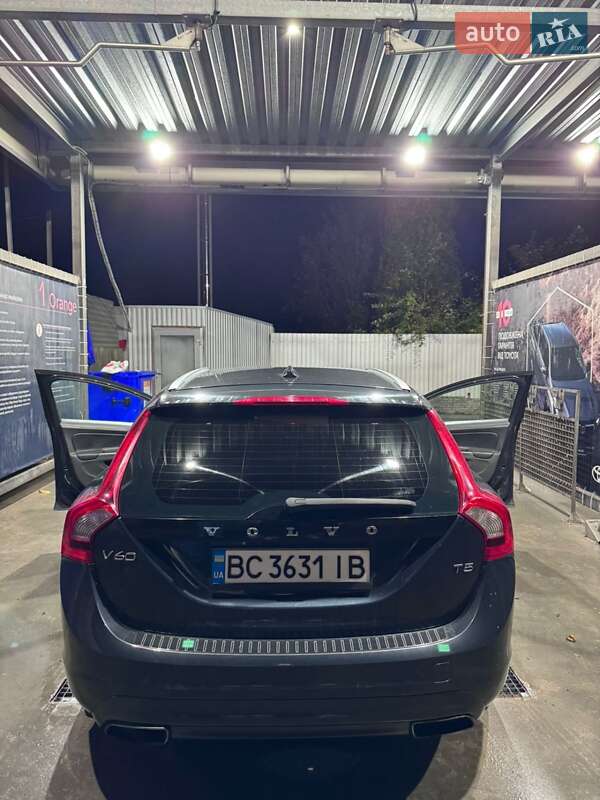 Универсал Volvo V60 2014 в Львове фото 2 Универсал Volvo V60 2014 в Львове