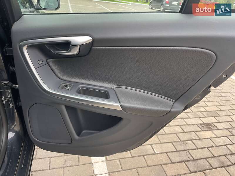 Універсал Volvo V60 2013 в Луцьку