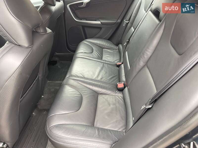 Універсал Volvo V60 2013 в Луцьку