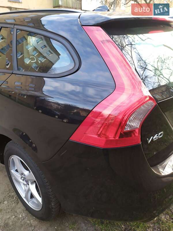 Універсал Volvo V60 2014 в Стрию фото 18 Універсал Volvo V60 2014 в Стрию