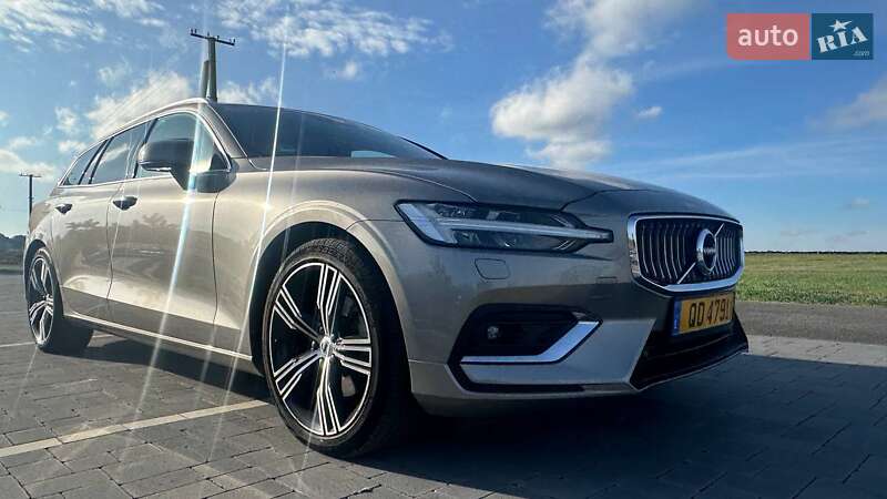 Универсал Volvo V60 2021 в Дубно