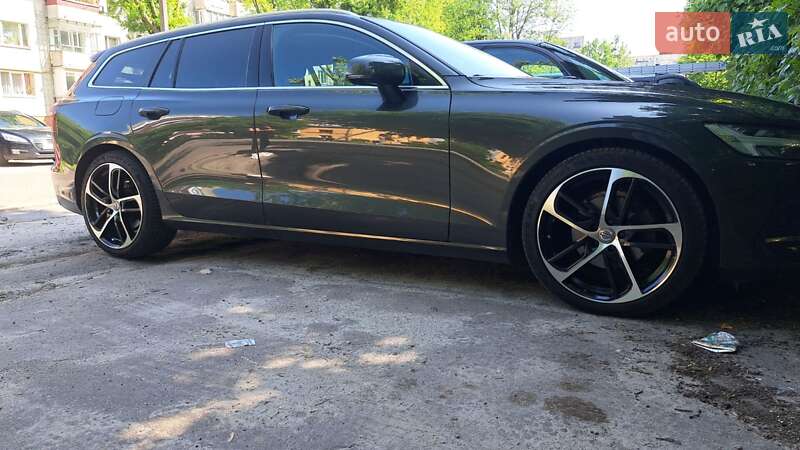 Универсал Volvo V60 2019 в Львове