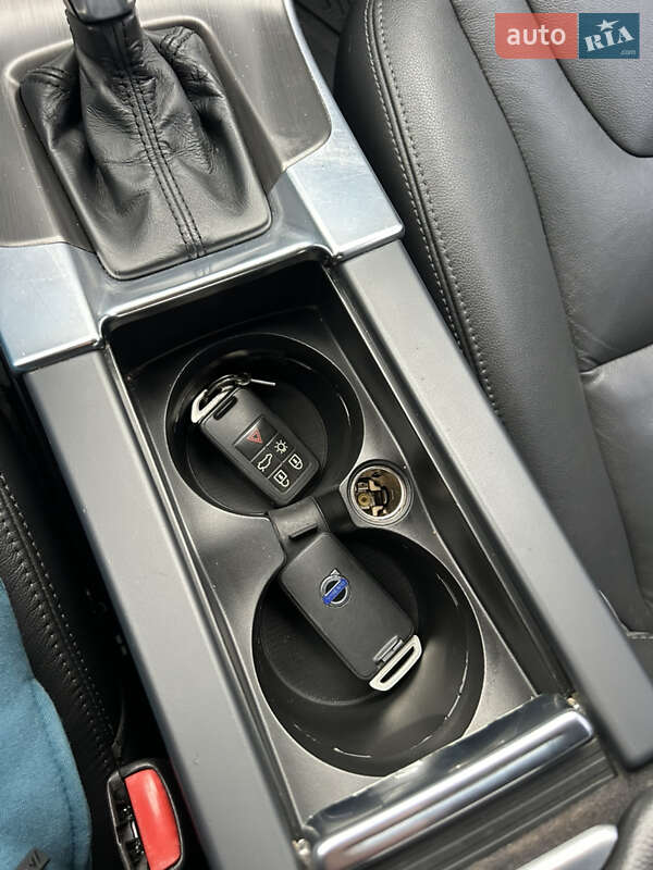 Универсал Volvo V60 2014 в Киеве фото 38 Универсал Volvo V60 2014 в Киеве