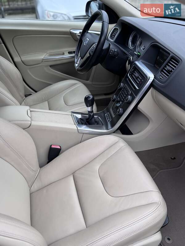 Універсал Volvo V60 2012 в Києві