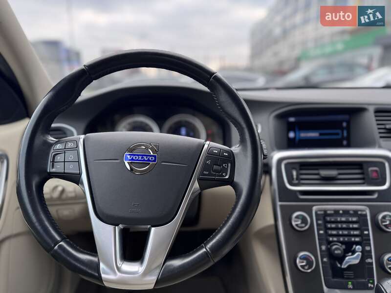 Універсал Volvo V60 2012 в Києві