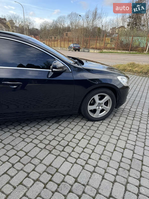 Універсал Volvo V60 2010 в Трускавці