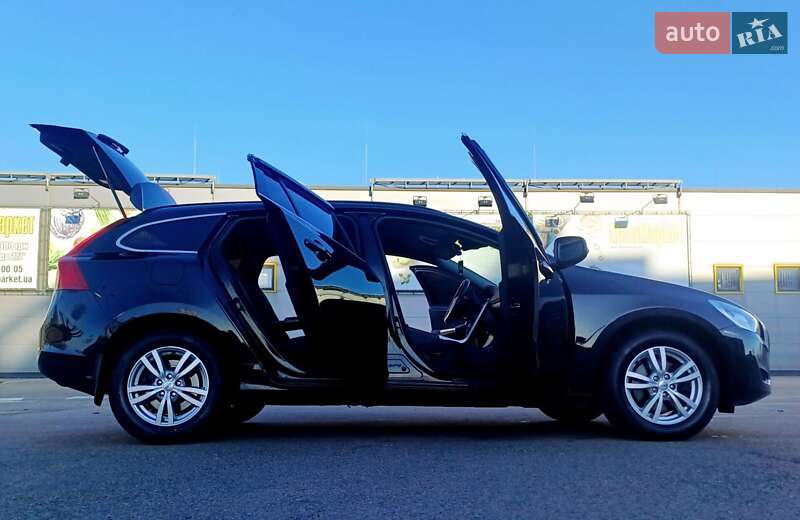 Универсал Volvo V60 2012 в Киеве