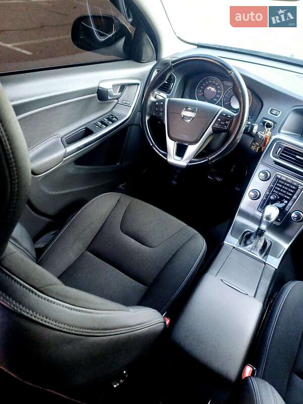 Универсал Volvo V60 2012 в Киеве