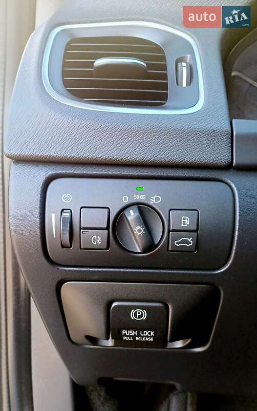 Универсал Volvo V60 2012 в Киеве