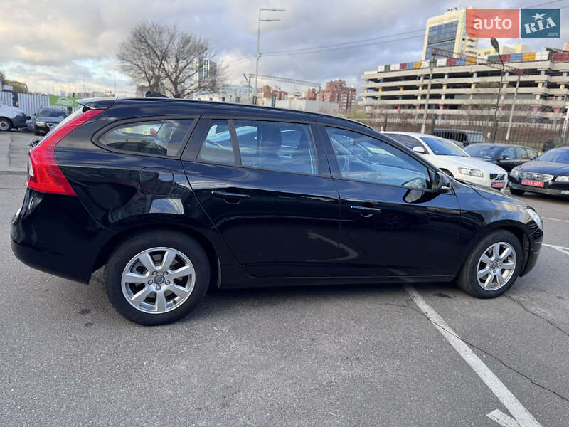 Универсал Volvo V60 2012 в Киеве фото 8 Универсал Volvo V60 2012 в Киеве