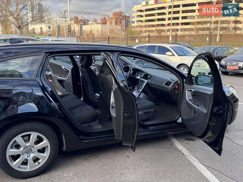 Универсал Volvo V60 2012 в Киеве фото 27 Универсал Volvo V60 2012 в Киеве