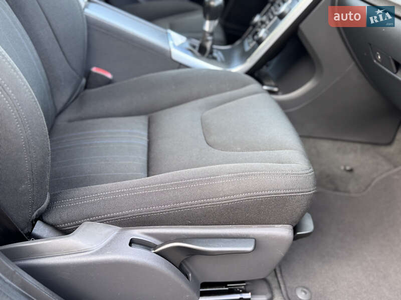 Универсал Volvo V60 2012 в Киеве фото 34 Универсал Volvo V60 2012 в Киеве