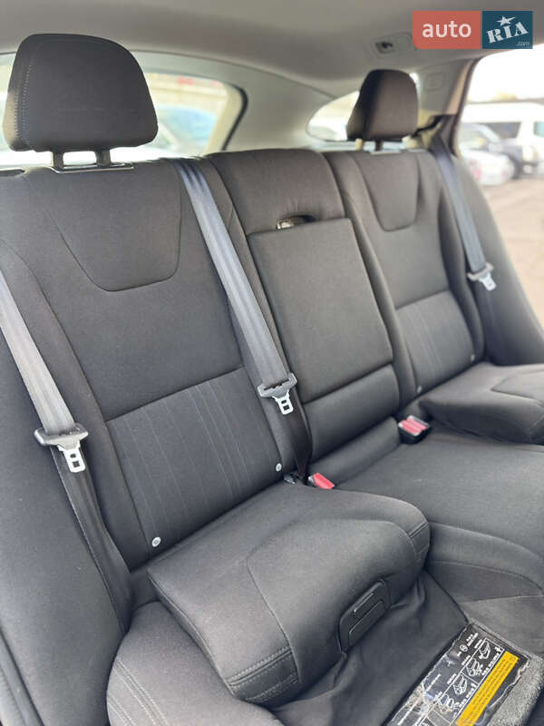 Универсал Volvo V60 2012 в Киеве фото 39 Универсал Volvo V60 2012 в Киеве