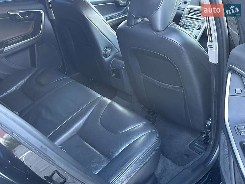 Универсал Volvo V60 2011 в Луцке