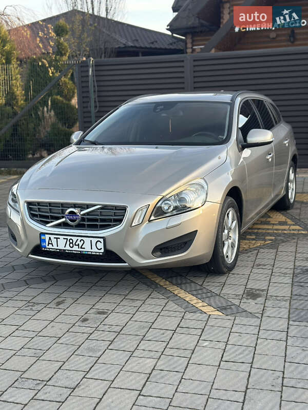 Универсал Volvo V60 2011 в Стрые фото Универсал Volvo V60 2011 в Стрые