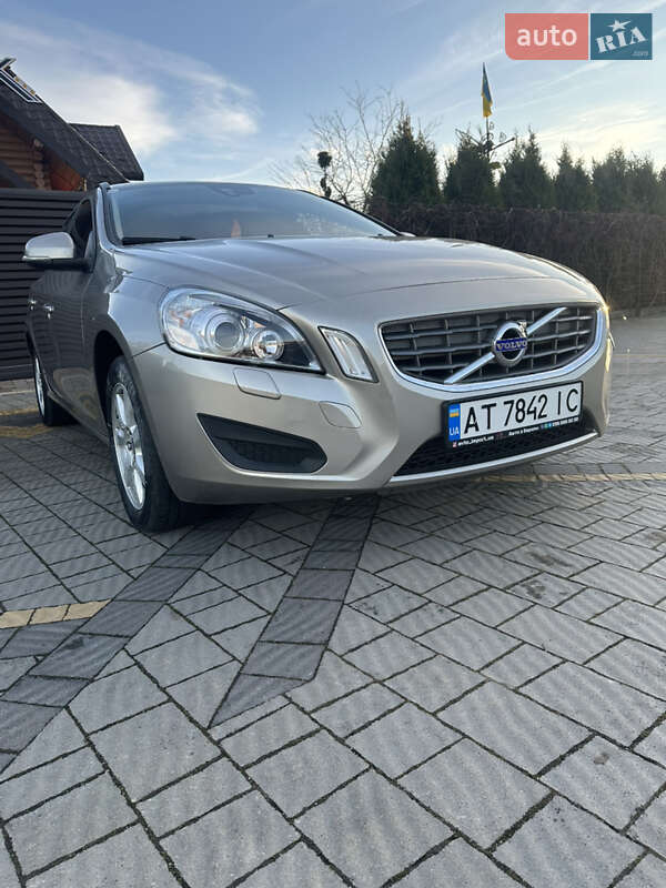 Универсал Volvo V60 2011 в Стрые фото 12 Универсал Volvo V60 2011 в Стрые