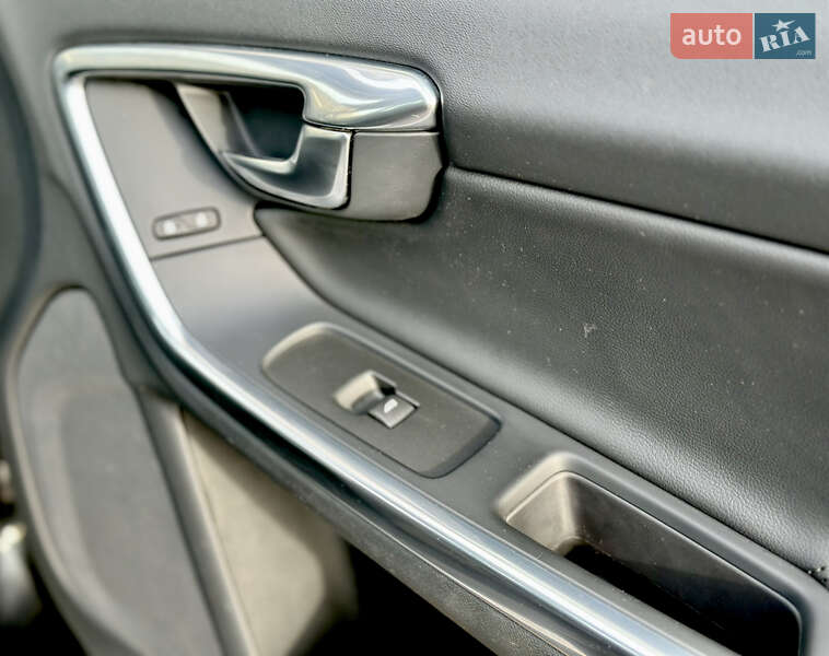 Универсал Volvo V60 2014 в Киеве