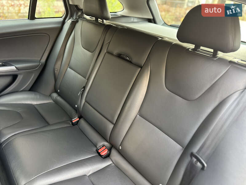 Универсал Volvo V60 2014 в Киеве
