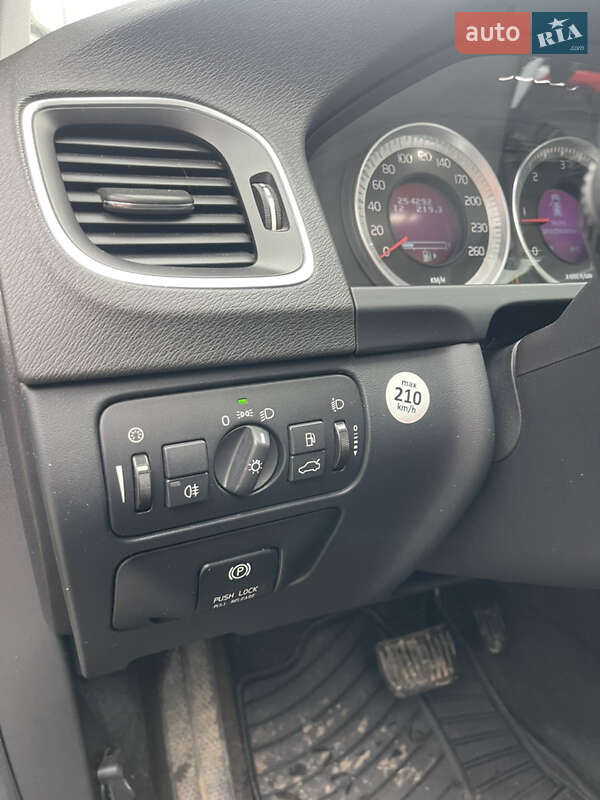 Універсал Volvo V60 2011 в Стрию