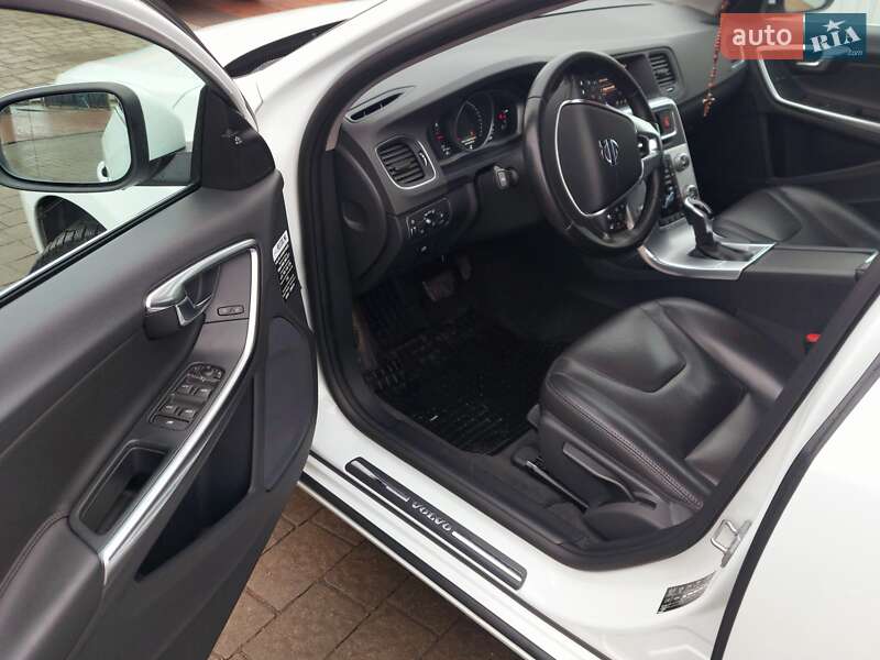 Универсал Volvo V60 2017 в Коломые фото 11 Универсал Volvo V60 2017 в Коломые